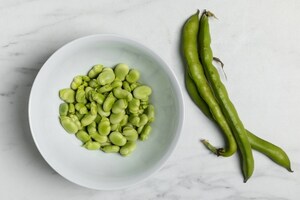 Preparazione Tagliatelle fave, salsiccia e mandorle - Fase 1