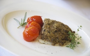 Preparazione Branzino, tapenade e pomodorini al miele - Fase 4