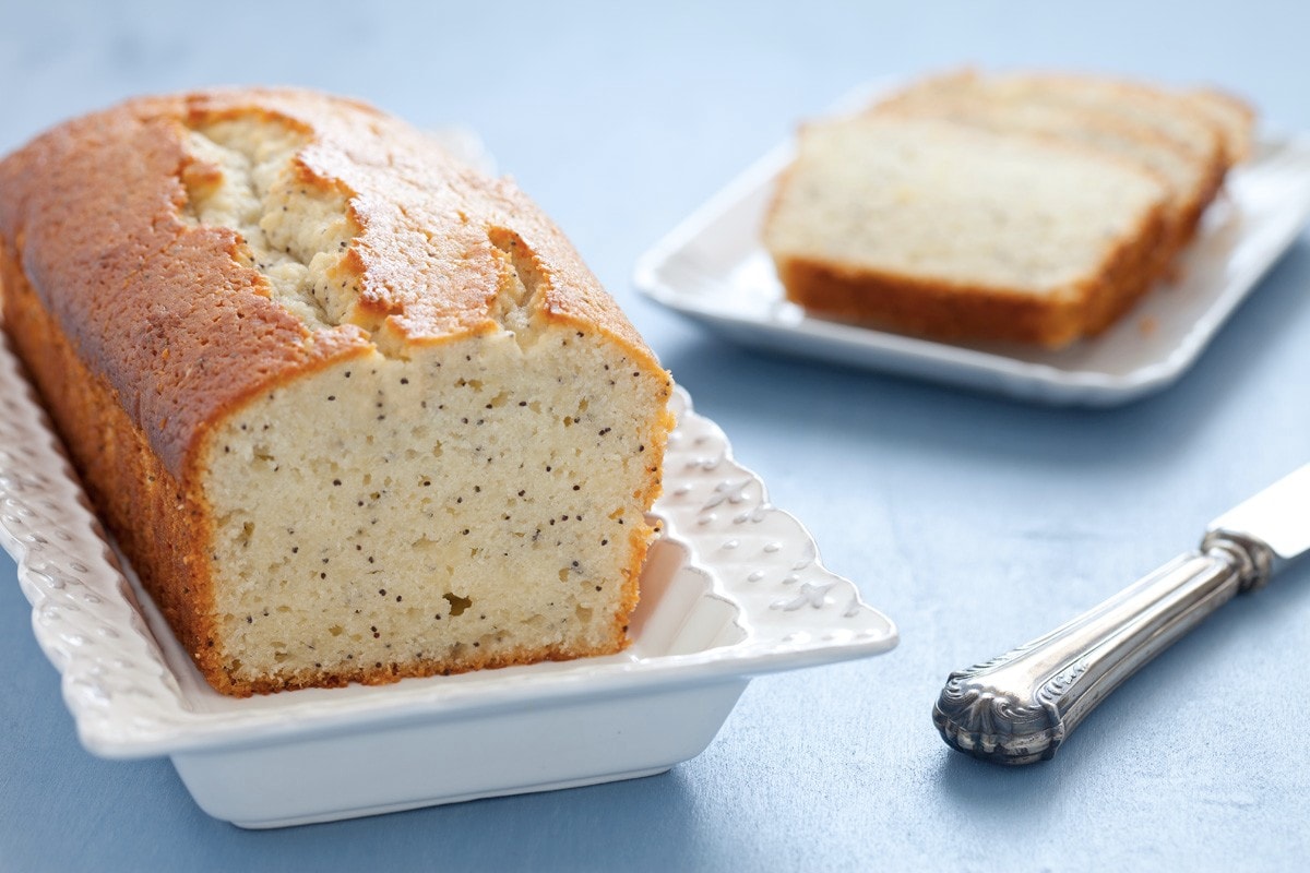 Plumcake allo yogurt, limone e semi di papavero ricetta