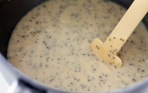 Preparazione Plumcake allo yogurt, limone e semi di papavero - Fase 2