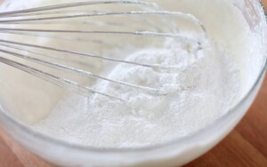 Preparazione Cheesecake alle fragole sullo stecco - Fase 2