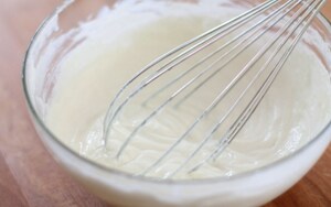 Preparazione Cheesecake alle fragole sullo stecco - Fase 2