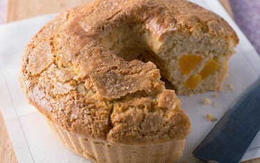 Ciambella alle pesche