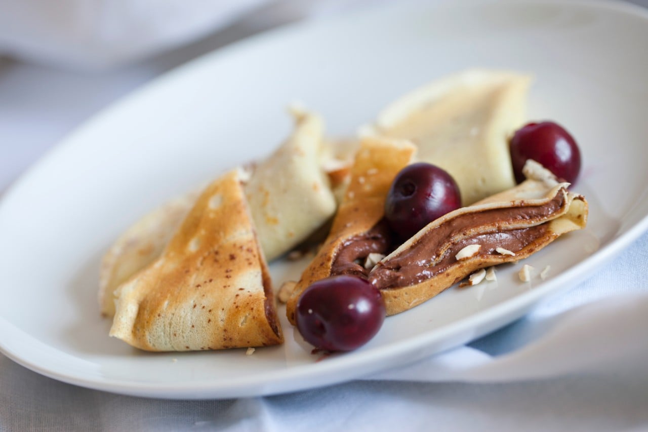 Crepes con Nutella, ciliegie denocciolate e mandorle integrali ricetta