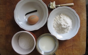 Preparazione Crepes con Nutella, ciliegie denocciolate e mandorle integrali - Fase 1