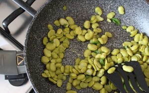 Preparazione Flan di fave alla menta - Fase 1