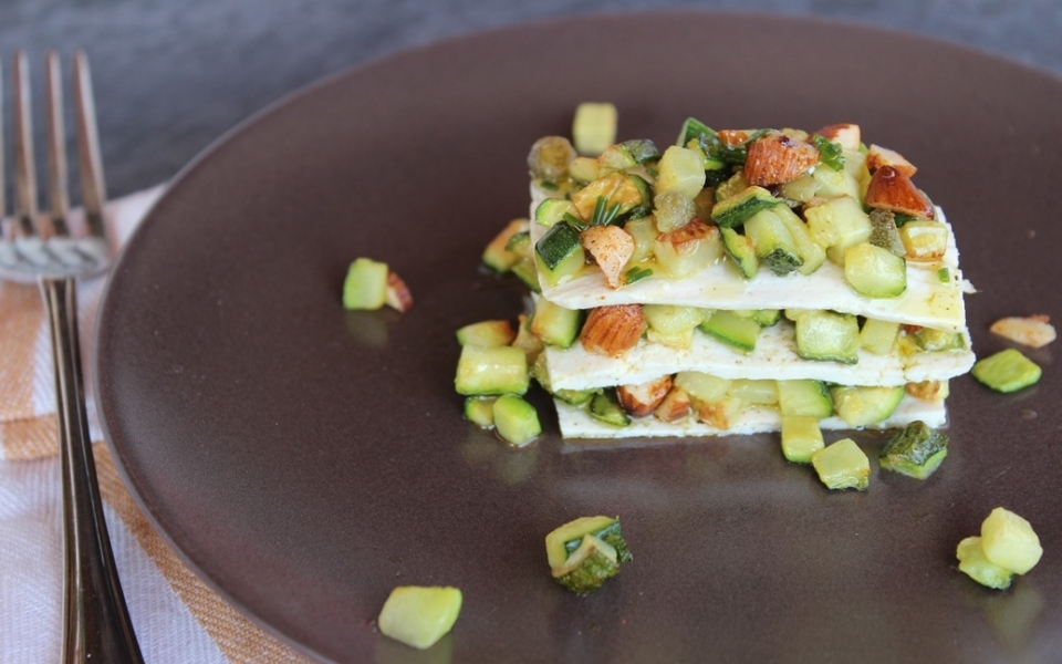 Millefoglie di tofu e zucchine Millefoglie di tofu e zucchine