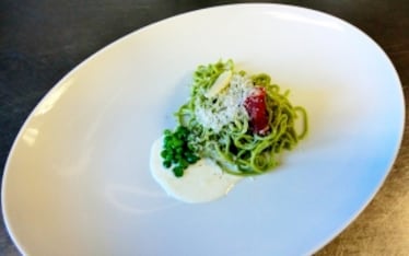 Pasta panna prosciutto e piselli