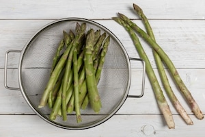 Preparazione Penne alla crema di asparagi - Fase 1