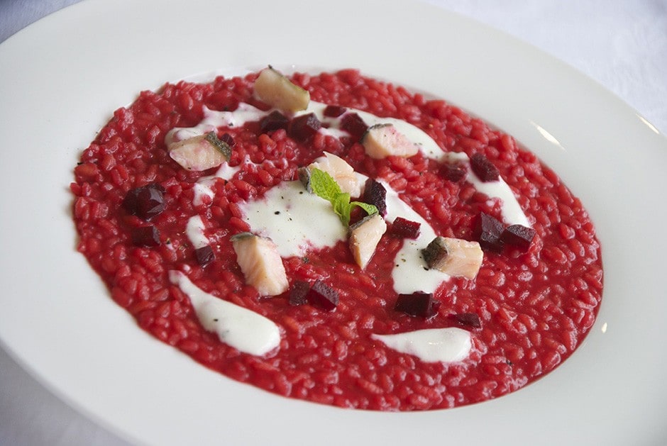 Risotto con barbabietola e trota iridea con dressing allo yogurt ricetta