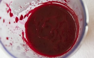 Preparazione Risotto con barbabietola e trota iridea con dressing allo yogurt - Fase 1