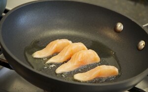 Preparazione Risotto con barbabietola e trota iridea con dressing allo yogurt - Fase 3