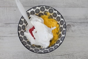 Preparazione Semifreddo all'italiana con fragole - Fase 4