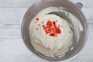 Preparazione Semifreddo all'italiana con fragole - Fase 4