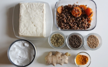 Preparazione Tofu e lenticchie alle spezie - Fase 1 Preparazione Tofu e lenticchie alle spezie - Fase 1