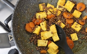 Preparazione Tofu e lenticchie alle spezie - Fase 2