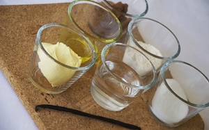 Preparazione Torta al cacao, senza uova e senza latte - Fase 1