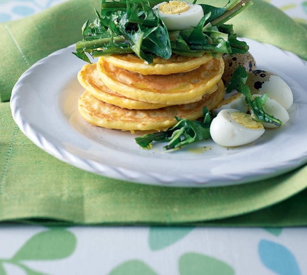 Tortini di ceci con uova di quaglia e tarassaco ricetta