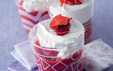 Zuppa di fragole e torta al mais