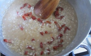 Preparazione Riso ai tre pomodori con olio e polvere di peperone - Fase 4