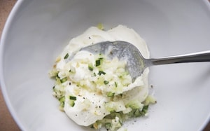 Preparazione Bruschetta trota e tzatziki - Fase 2