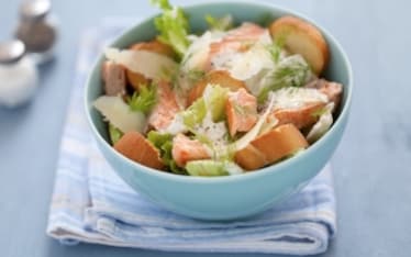 Caesar salad di salmone