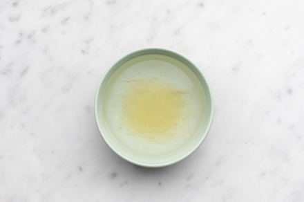 Preparazione Charlotte con i savoiardi - Fase 1 Preparazione Charlotte con i savoiardi - Fase 1