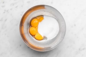 Preparazione Charlotte con i savoiardi - Fase 2