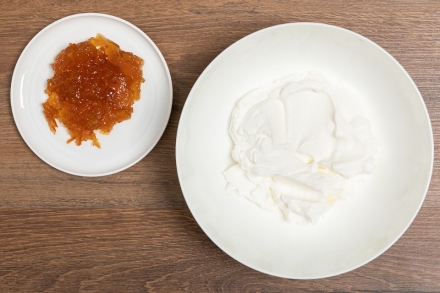 Preparazione Crema con savoiardi e fragole - Fase 2 Preparazione Crema con savoiardi e fragole - Fase 2