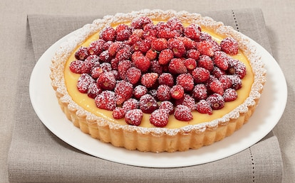 Crostata con crema diplomatica e fragoline
