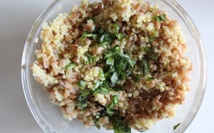 Preparazione Farro e miglio con pomodori, zucchine e semi di girasole nel barattolo - Fase 1