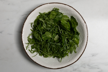 Preparazione Insalata con noci, feta e pere al miele - Fase 1 Preparazione Insalata con noci, feta e pere al miele - Fase 1