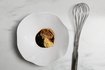 Preparazione Insalata con noci, feta e pere al miele - Fase 1 Preparazione Insalata con noci, feta e pere al miele - Fase 1