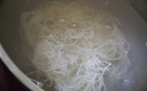 Preparazione Insalata di noodles nel barattolo - Fase 1