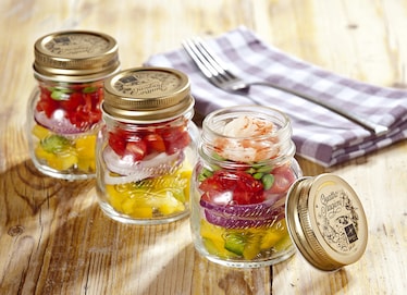 Ortaggi e gamberi nel barattolo