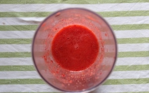 Preparazione Tartare di zucchine con fragole e pomodori - Fase 2