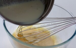 Preparazione Bicchierini alle ciliegie e basilico, chantilly all'italiana e sablé breton - Fase 5