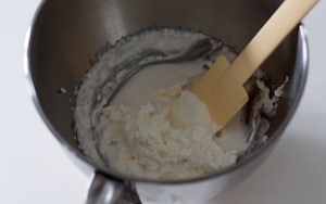 Preparazione Bicchierini alle ciliegie e basilico, chantilly all'italiana e sablé breton - Fase 7