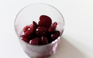 Preparazione Bicchierini alle ciliegie e basilico, chantilly all'italiana e sablé breton - Fase 8