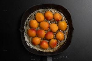 Preparazione Albicocche ripiene con crema al formaggio - Fase 2