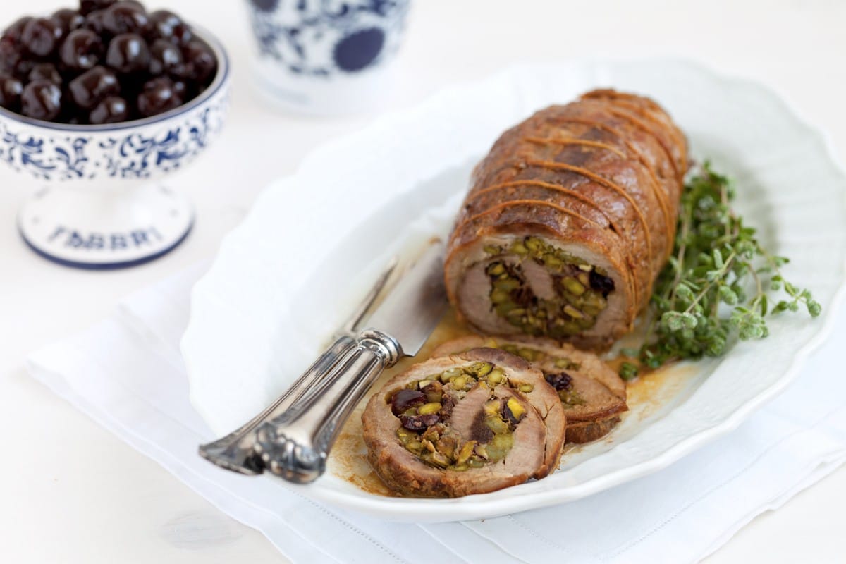 Arrosto di maiale ripieno di asparagi, amarene, pistacchi ricetta