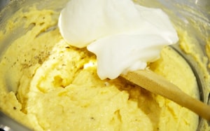 Preparazione Blinis di patate con crema di barbabietola - Fase 2