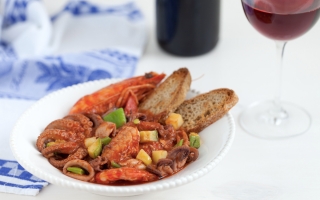 "Cacciucco" di pesci e verdure "Cacciucco" di pesci e verdure