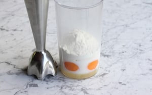 Preparazione Cake all'olio con ciliegie semicandite - Fase 1