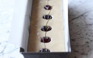 Preparazione Cake all'olio con ciliegie semicandite - Fase 3