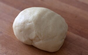 Preparazione Crostata rustica con pesche, ciliegie e amaretti - Fase 2