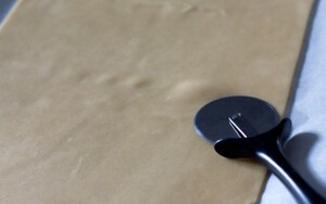 Preparazione Crostata rustica con pesche, ciliegie e amaretti - Fase 5