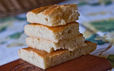 Focaccia all'olio delle tre farine