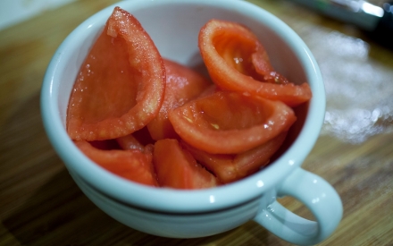 Preparazione Gazpacho di ciliegie con gamberi e yogurt al pecorino - Fase 4 Preparazione Gazpacho di ciliegie con gamberi e yogurt al pecorino - Fase 4