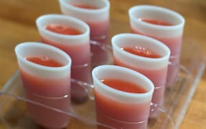 Preparazione Ghiaccioli all'anguria, rum bianco, lime e menta - Fase 4